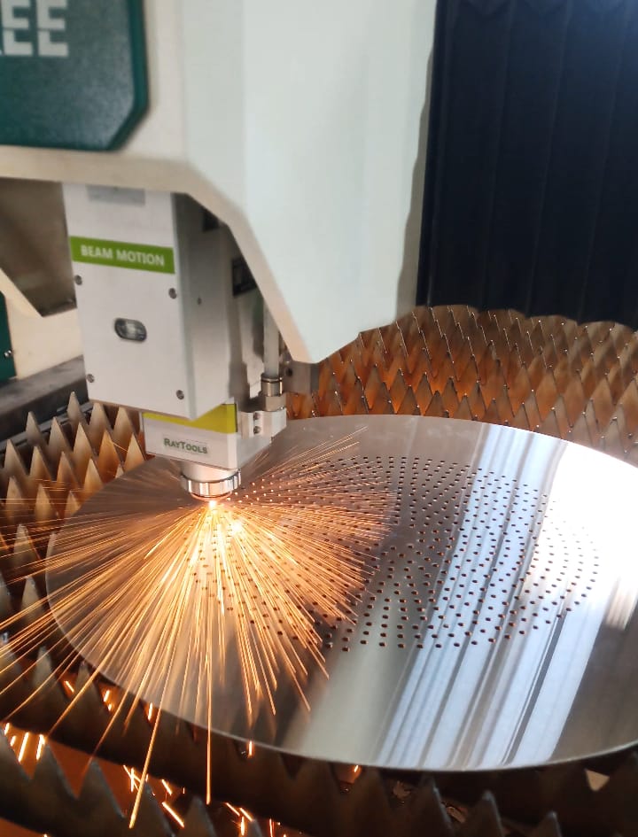 خدمة قص الليزر CNC - المحور